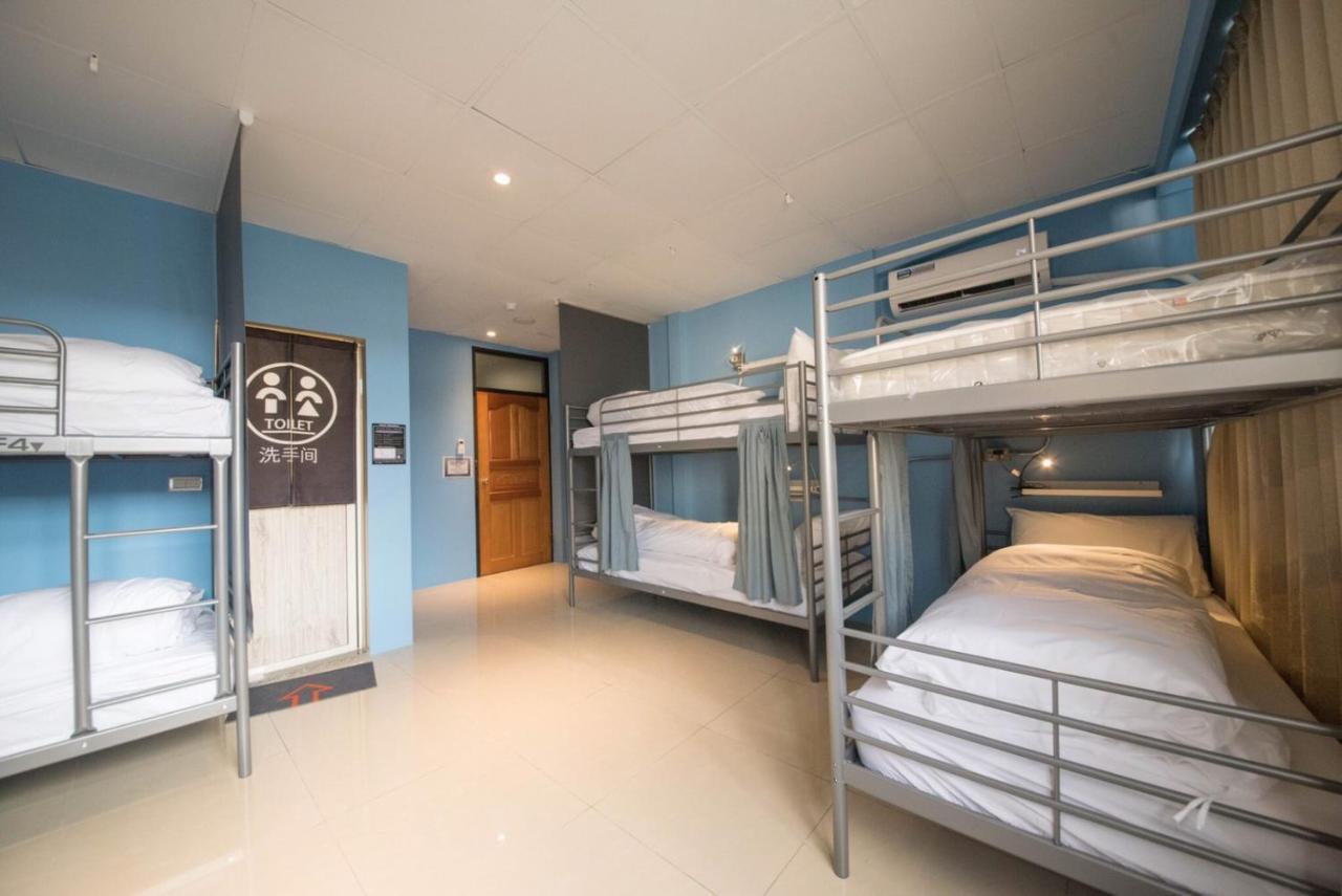 Deer Traveler Hostel Юйчи Экстерьер фото