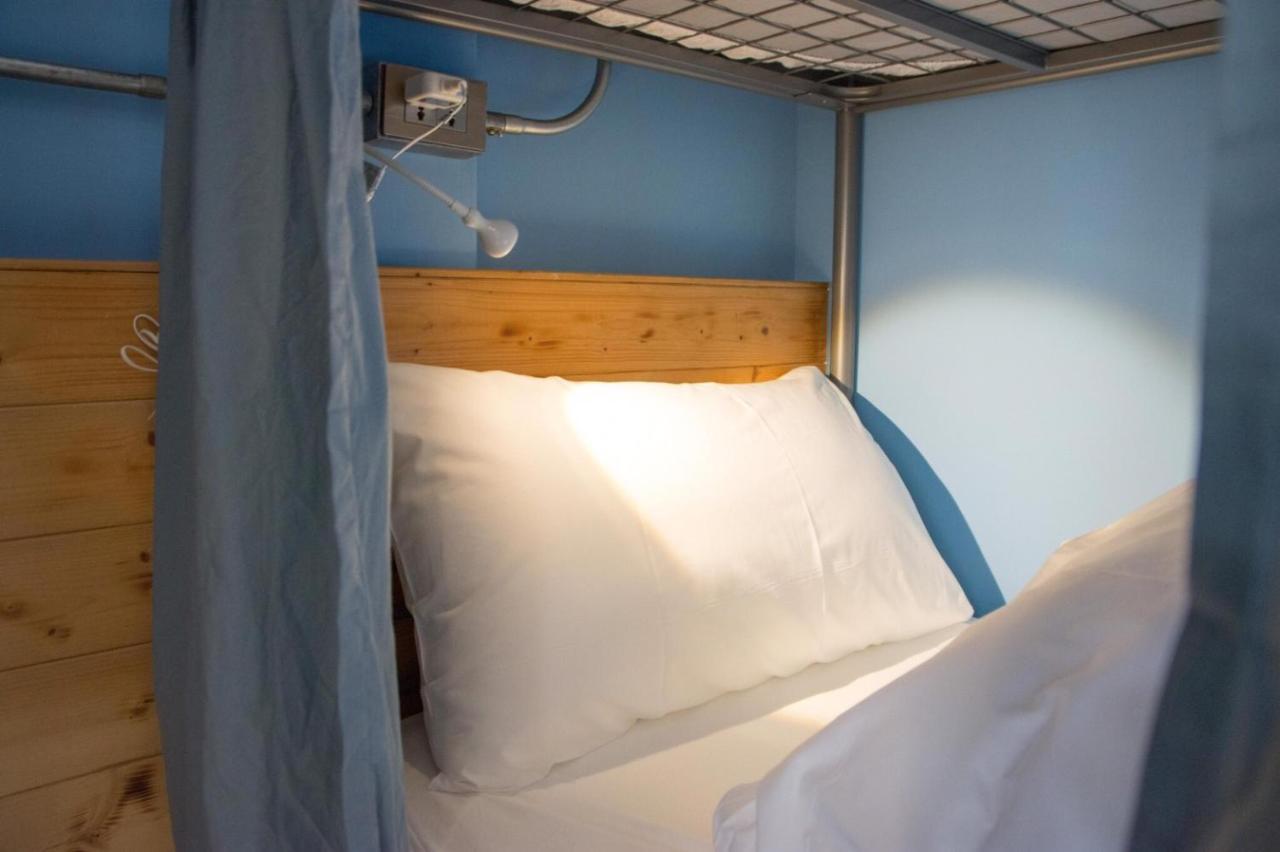 Deer Traveler Hostel Юйчи Экстерьер фото