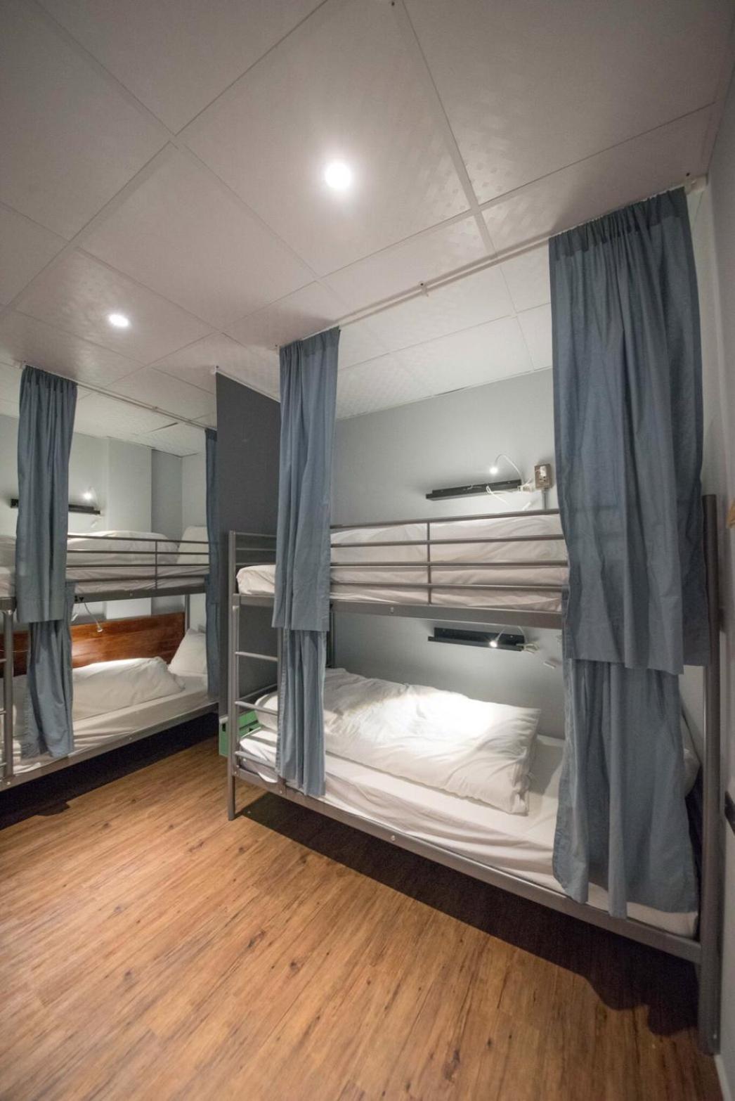 Deer Traveler Hostel Юйчи Экстерьер фото