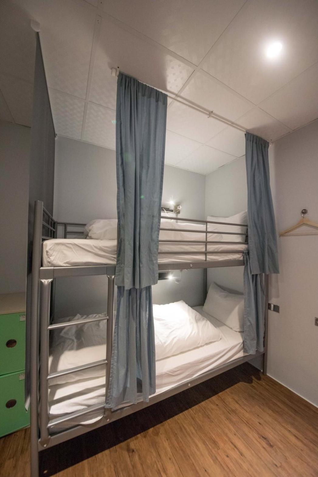 Deer Traveler Hostel Юйчи Экстерьер фото