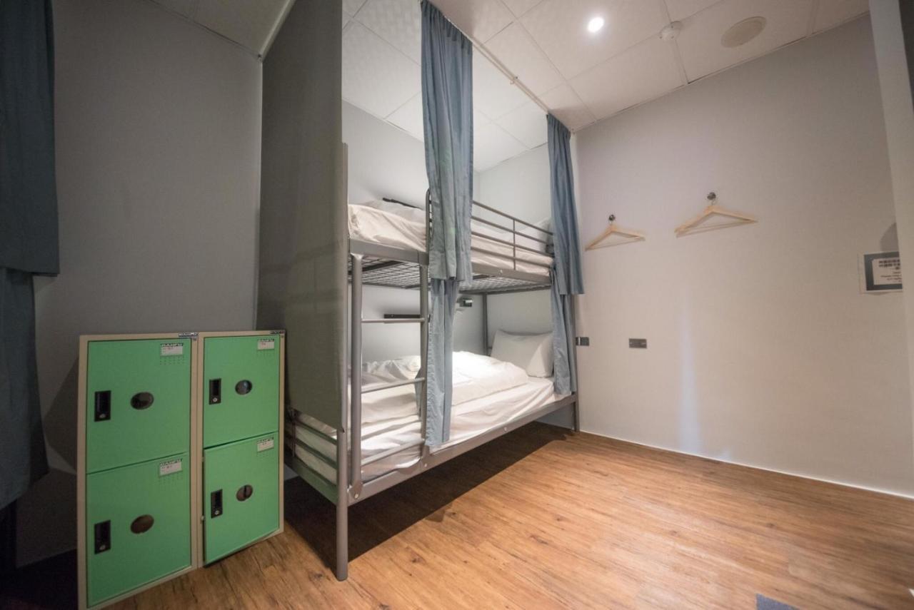 Deer Traveler Hostel Юйчи Экстерьер фото