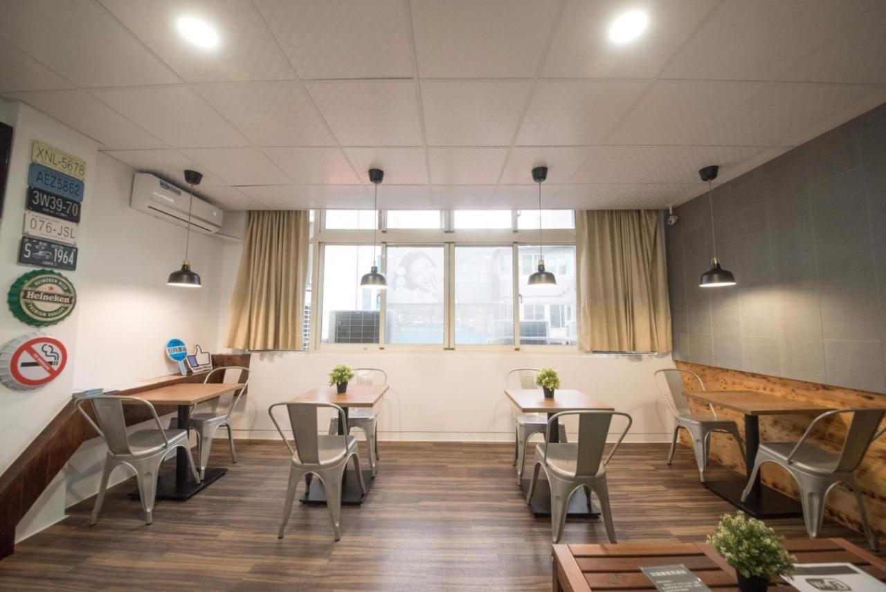 Deer Traveler Hostel Юйчи Экстерьер фото